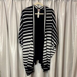 Chico's Knit Cardigan/travel wrap, one size, black and white stripe